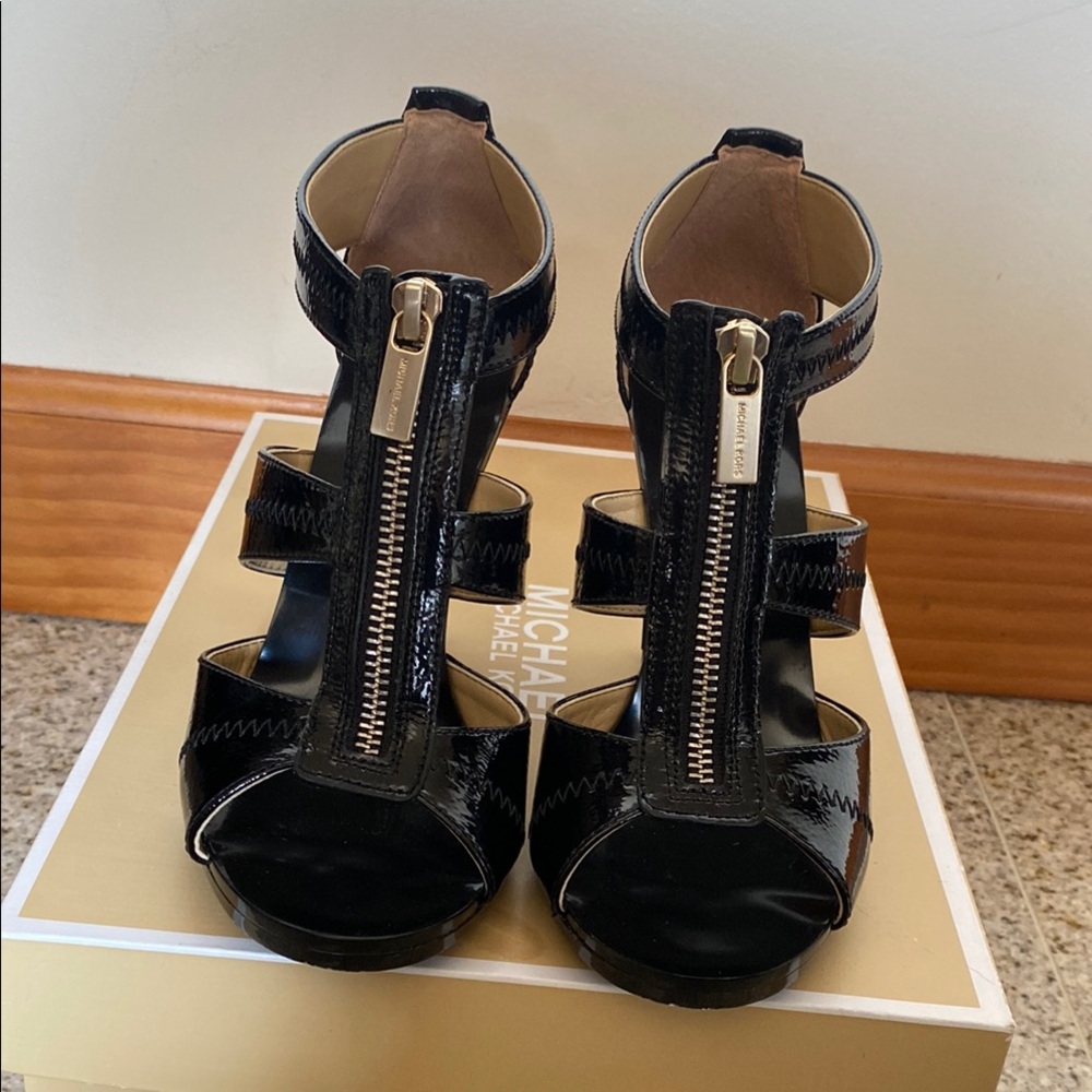 MICHAEL Michael Kors Berkeley sandals